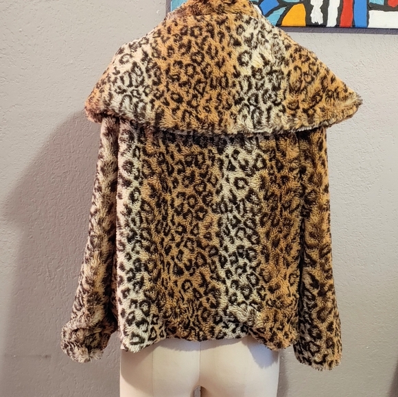 Alice + Olivia Shawl Collar Faux Fur Jacket - Picture 4 of 5